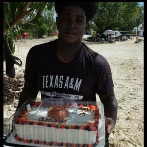 Meet your Posher, Amoy